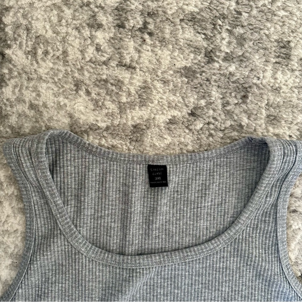 Shein Curve Ribbed Cropped Tank - Picture 2 of 3